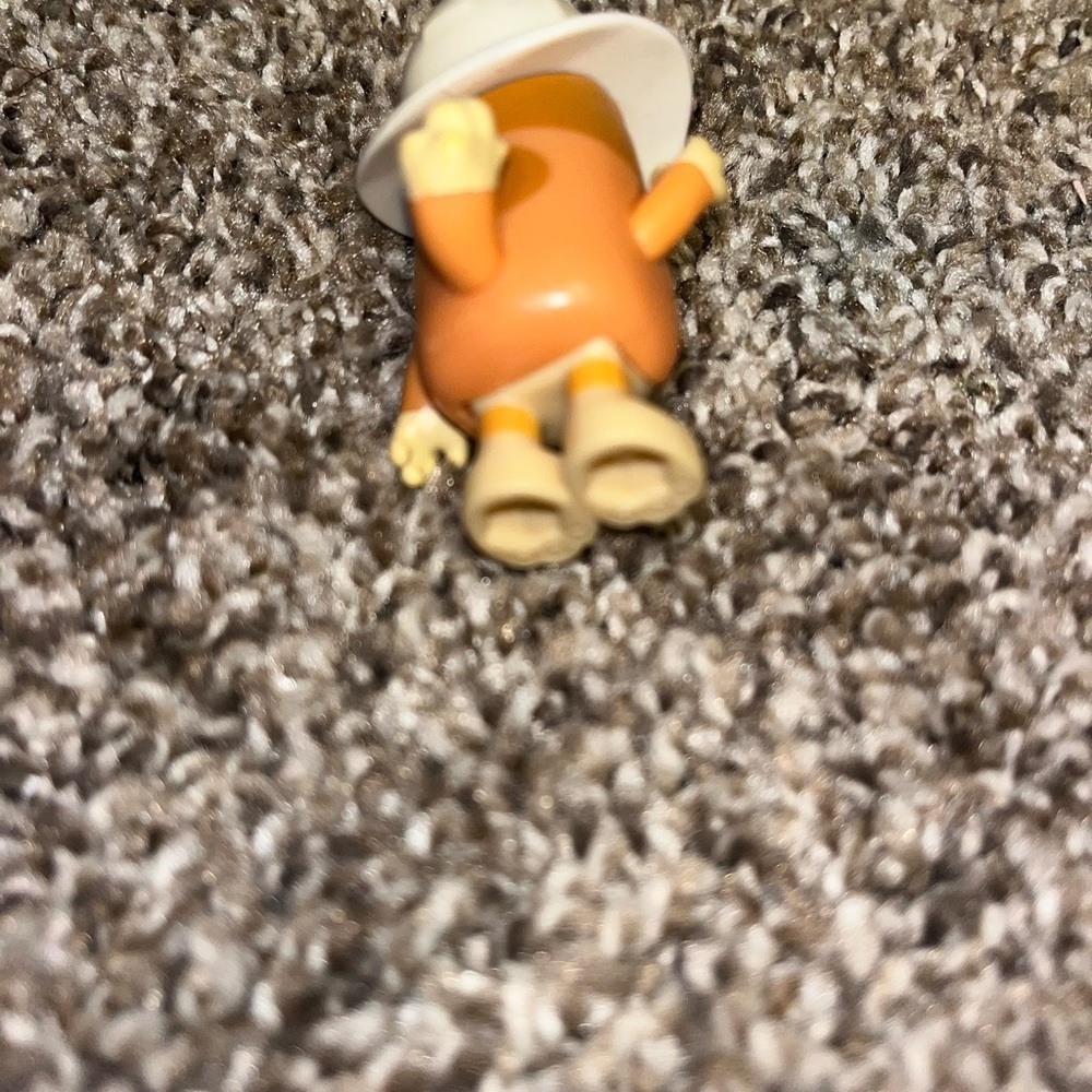 Bluey Bingo Firetruck Replacement Figure - Picture 3 of 3